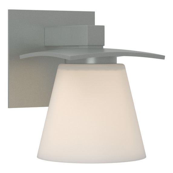 Sconces Single Glass by Hubbardton Forge ( 39 | 206601-SKT-82-GG0242 Wren ) 