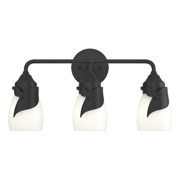 Bathroom Fixtures Three Lights by Hubbardton Forge ( 39 | 201352-SKT-10-GG0330 Lapas ) 