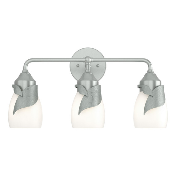 Bathroom Fixtures Three Lights by Hubbardton Forge ( 39 | 201352-SKT-82-GG0330 Lapas ) 