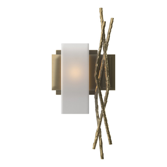 Sconces Single Glass by Hubbardton Forge ( 39 | 207670-SKT-LFT-86-GG0351 Brindille ) 