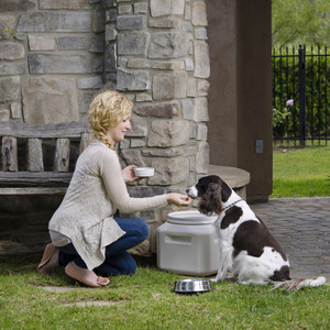 Vittles Vault Outback 30lb Pet Food Container