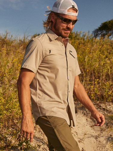 Wrangler Men's ATG Short Sleeve Asymmetric Zip Pocket Shirt - Aluminum -  Chaar