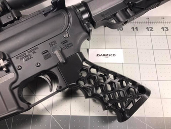 AR15 Grip hex pattern