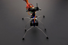 Insectbot Hexa - Un kit robot ambulante basato su Arduino per bambini