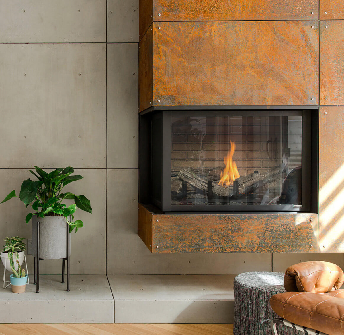 Montigo Divine 38" Traditional Corner Multi-Sided Fireplace - H38CLNI-2