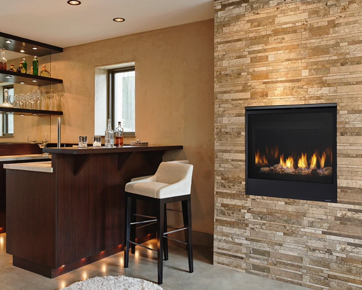 Majestic Quartz IFT 32" Direct Vent Gas Fireplace