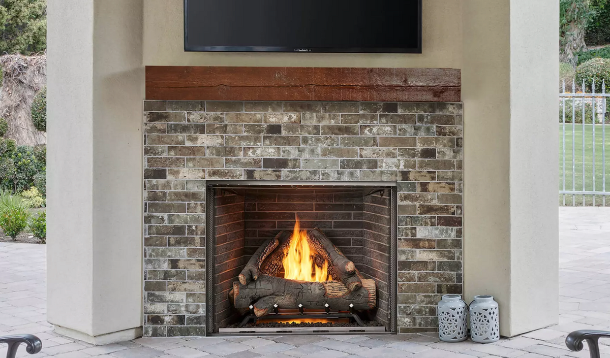 Majestic Courtyard Fireplace - Thumbnail 4