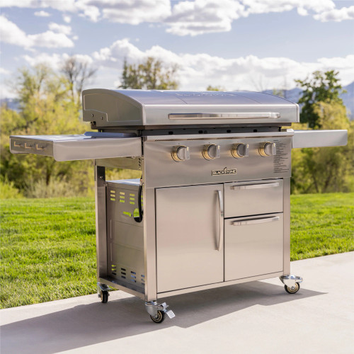 The Select 36” Griddle with Cabinet will revolutionize your outdoor cooking experience with an iconic blend of precision, elegance, and convenience.