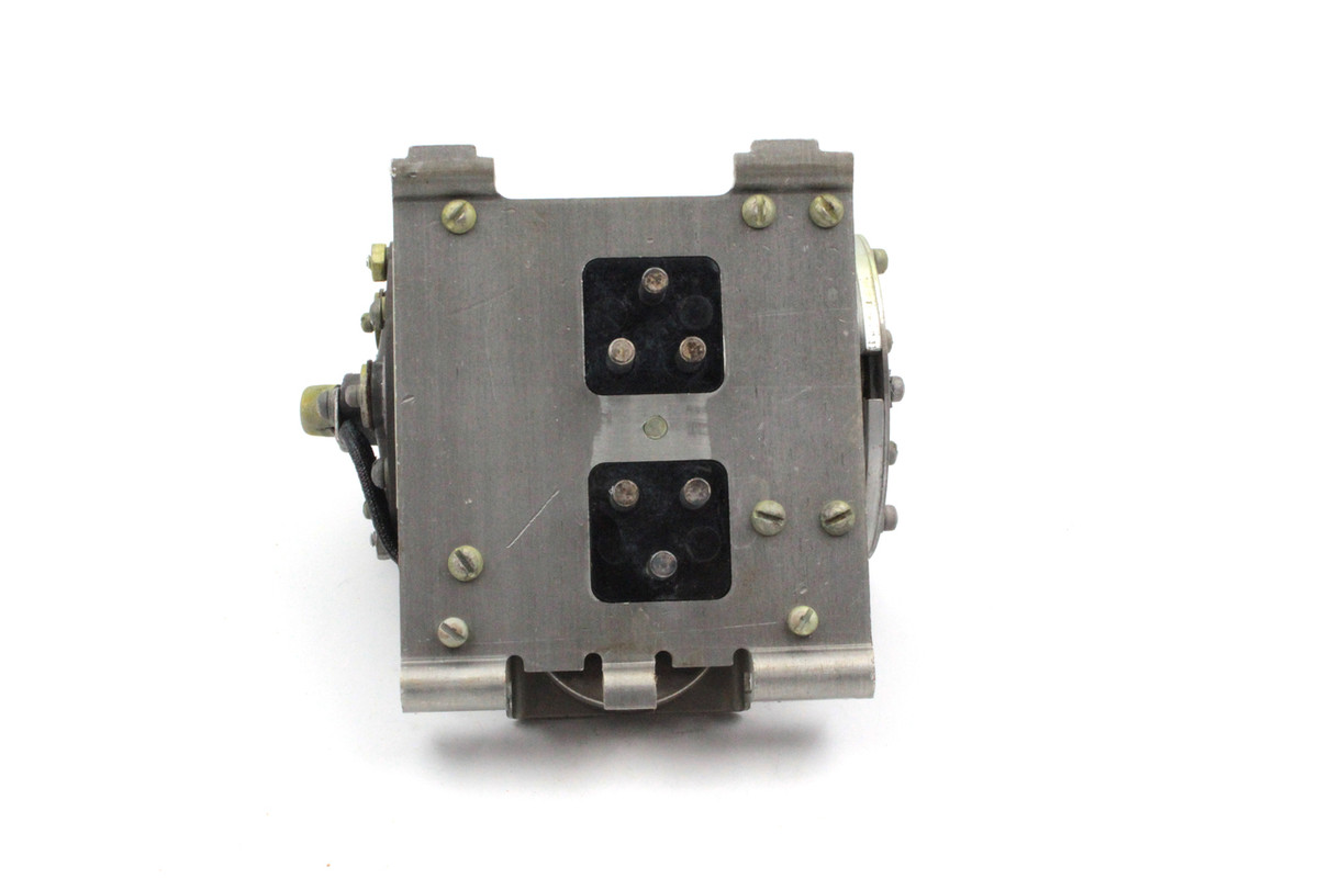 1118404 - REGULATOR - GENERATOR VOLTAGE (DELCO-REMY) (94-32276-A)