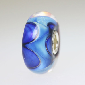 Wave of Dreams Bead with A Twist Wave of Dreams Bead with A Twist