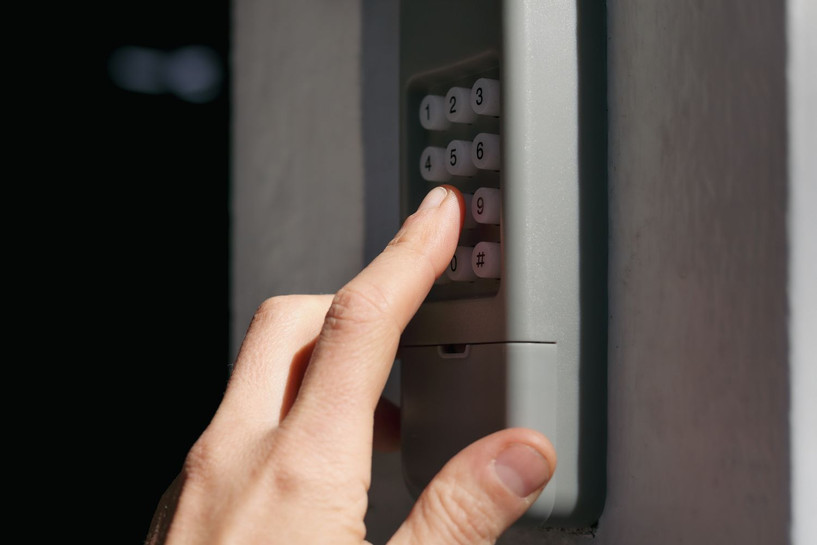 Garage Door Keypad Not Working? Troubleshooting & Repair Tips