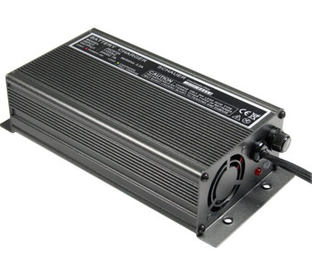 24V 7Amp Three Stage Automatic Charger Front | Battery Specialist Canada