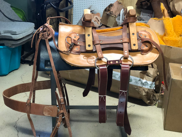 Sawbuck Pack Saddle w/skirts