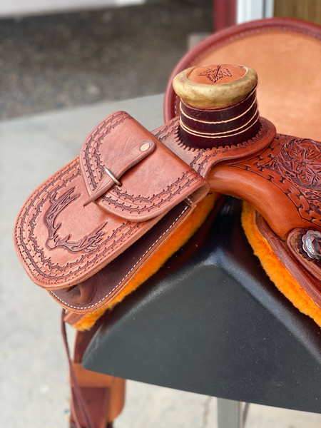 Horn bag with hand-carved deer horns