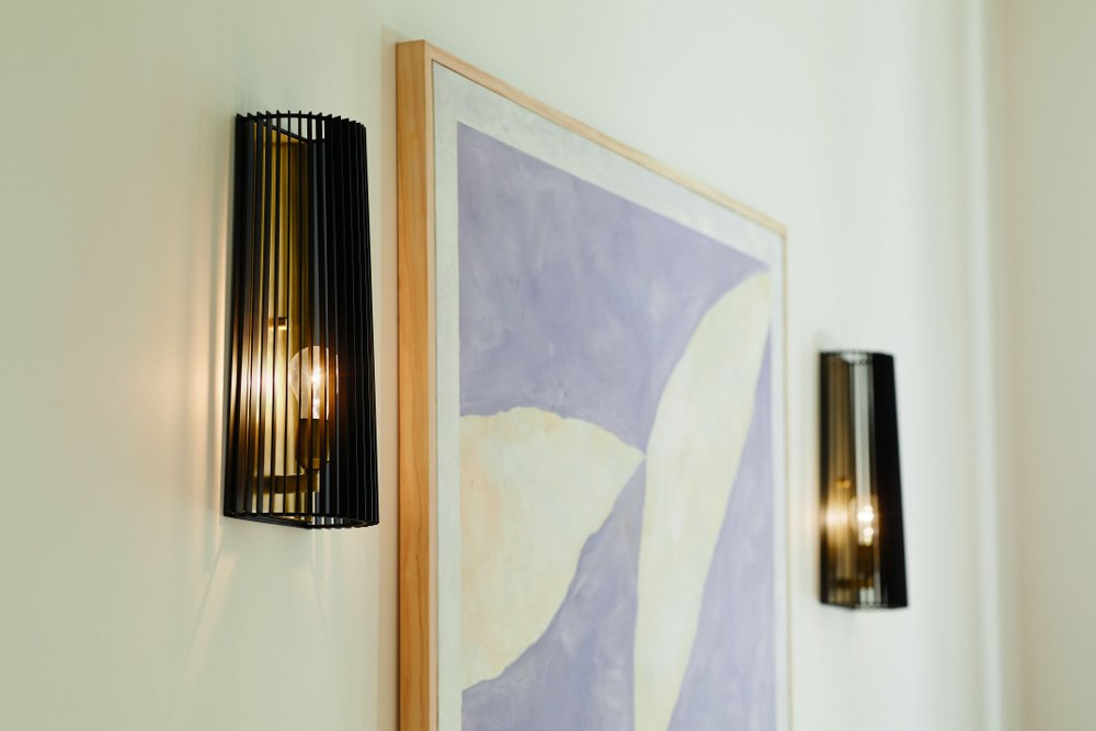 {"pim_id":"147_Den_Linara_44170BK_Detail_MidDay_Sconce_1A_1k","sku":"147_44170BK","media_type":"media"}