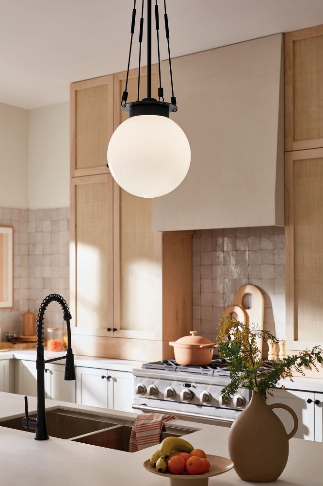 {"pim_id":"147_Kitchen_Albers_52582BK_Mid_Day_1A_1k","sku":"147_52582","media_type":"media"}