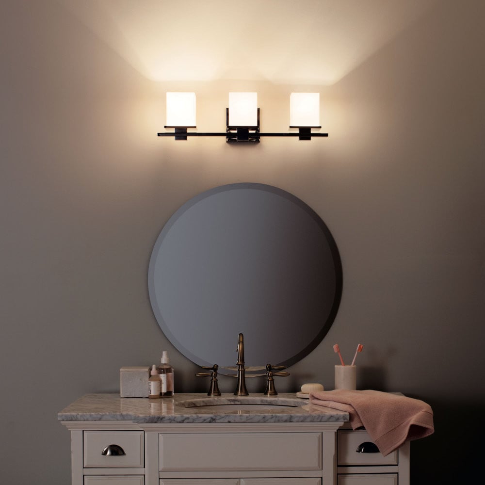 {"pim_id":"147_bath_tully_45151ch_overall_night_1b_v1_1k","sku":"147_45151","media_type":"media"}