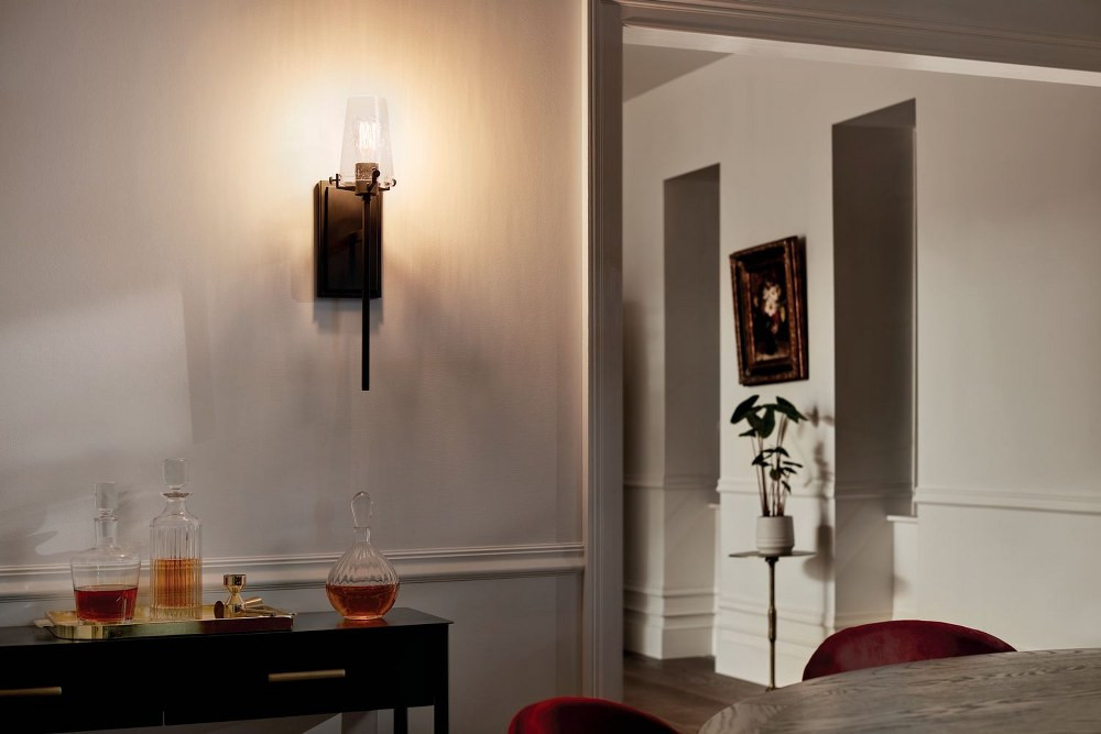 {"pim_id":"147_DiningRoom_Alton_45295BK_Overall_Night_1A_1k","sku":"147_45295BK","media_type":"media"}