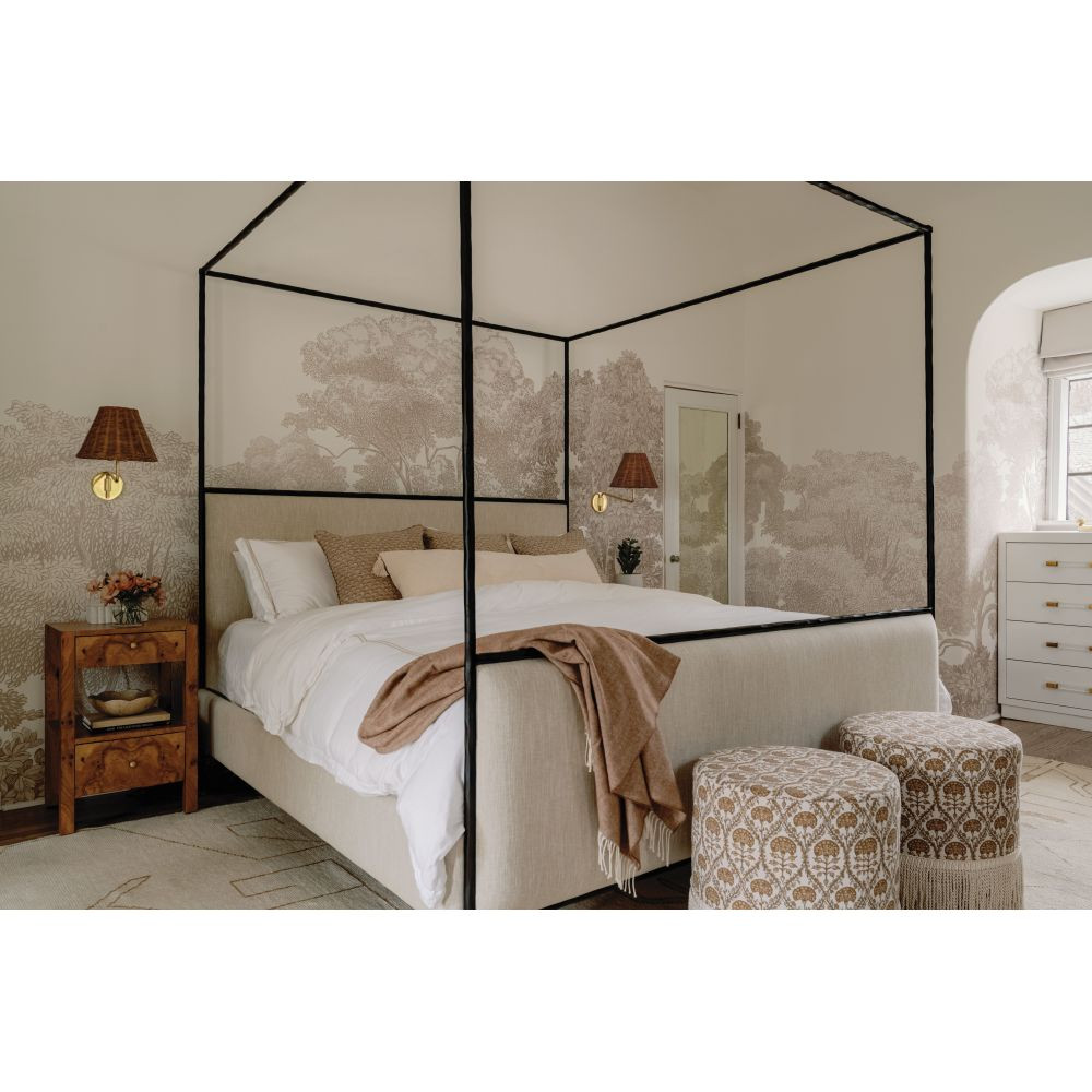 {"pim_id":"735_issa_h704101_agb_design_curated_nest_v1_1k","sku":"735_H704101-AGB_P","media_type":"media"}
