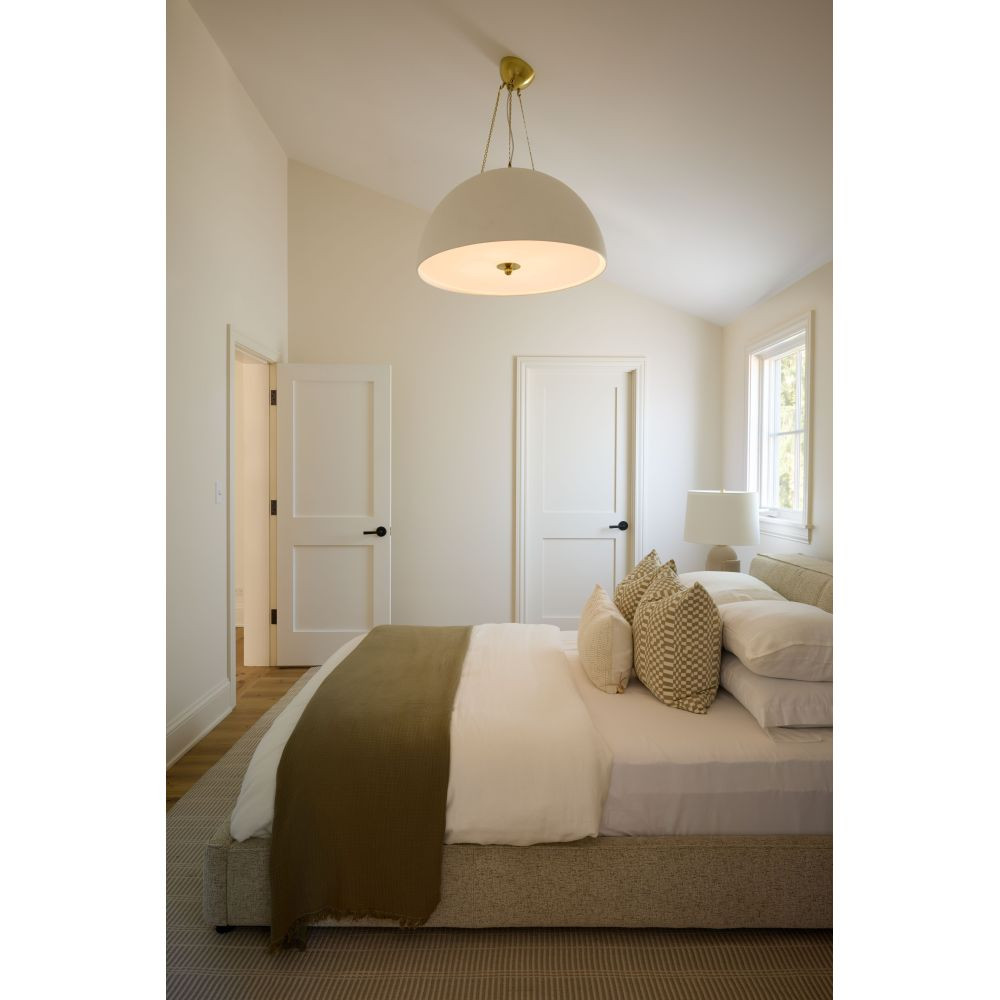 {"pim_id":"116_chiswick_mds1101_agbwp_design_kate_marker_photo_margaret_rajic_2_v1_1k","sku":"116_MDS1101-AGB/WP","media_type":"media"}