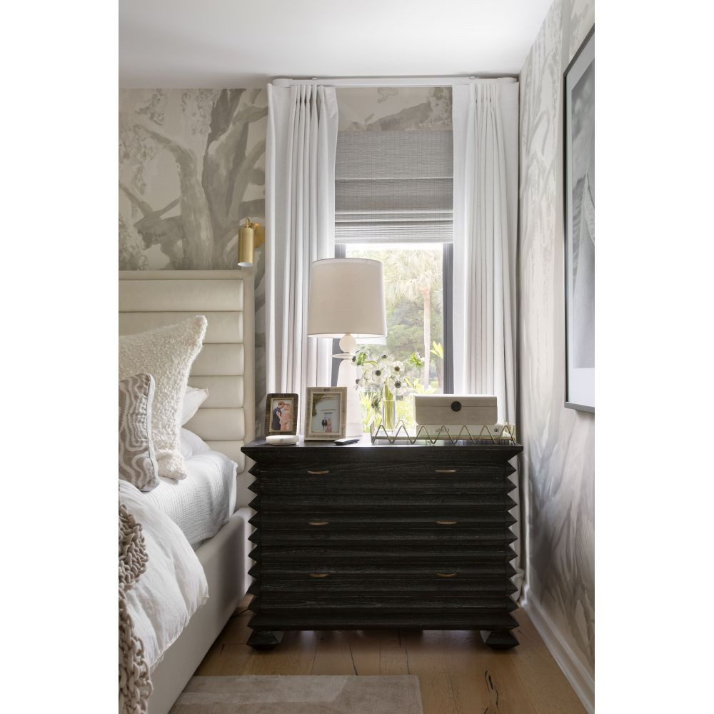 {"pim_id":"116_bea_h742101_agb_montgomery_l1595_agb_design_megan_molten_photo_margaret_wright_3_v1_1k","sku":"116_L1595-AGB","media_type":"media"}