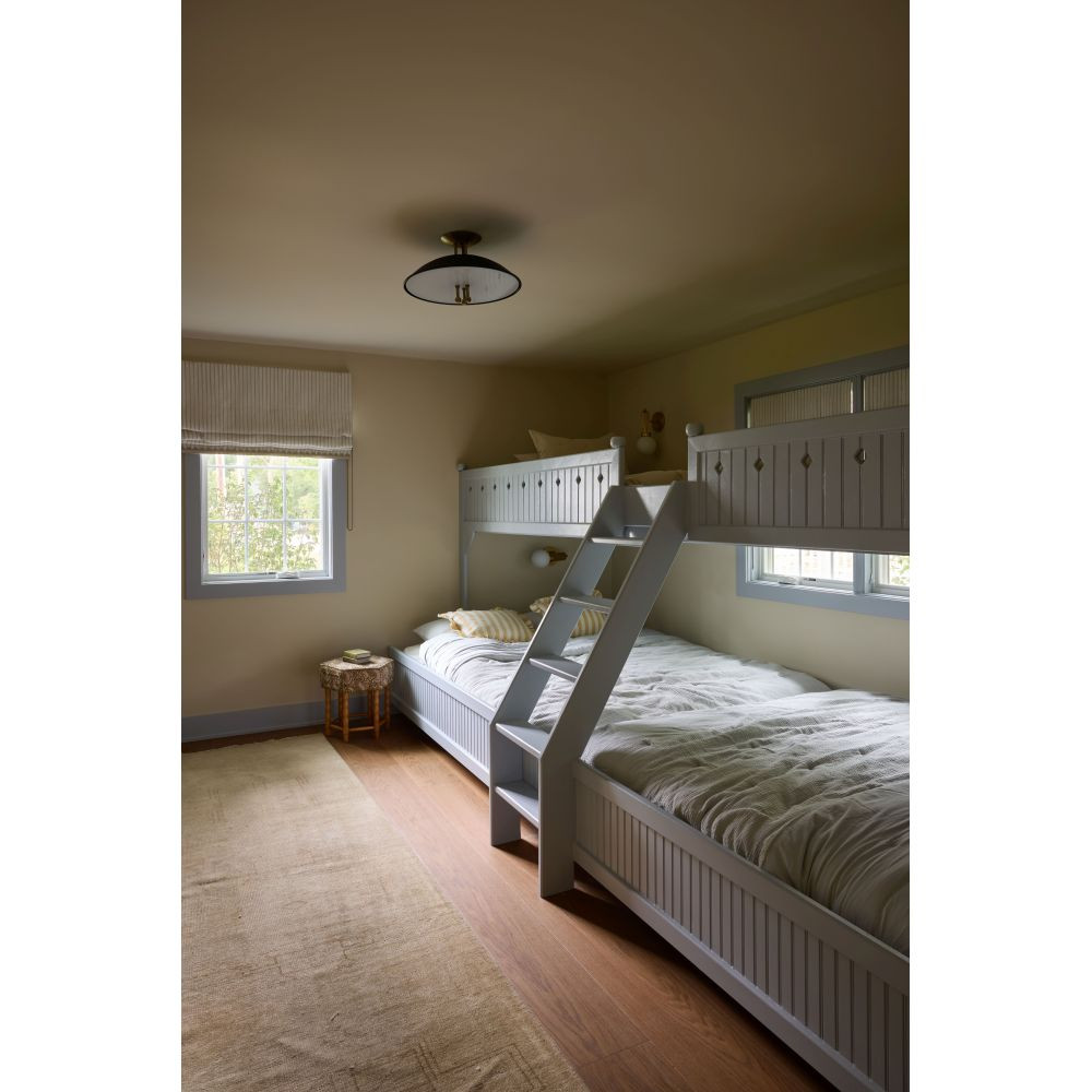 {"pim_id":"154_larkin_c4416_pbrsbk_reade_5100_agb_design_kate_marker_photo_margaret_rajic__v1_1k","sku":"154_C4416-PBR/SBK","media_type":"media"}
