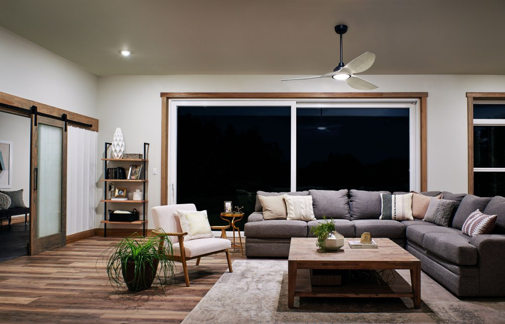 {"pim_id":"147_LivingRoom_Imari_300365SBK_OA_Night_1k","sku":"147_300365","media_type":"media"}