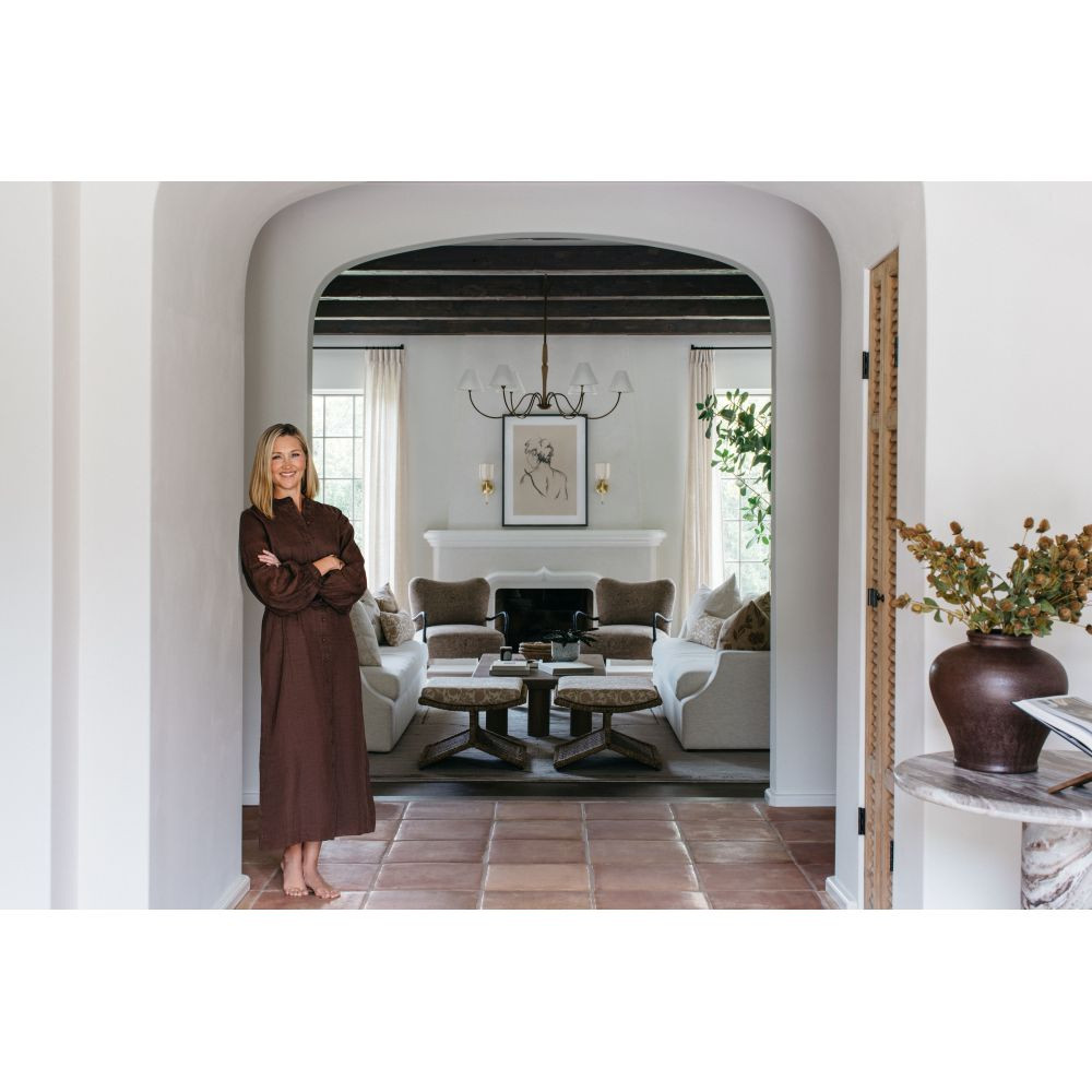 {"pim_id":"735_bennie_h1163806_pbr_samantha_h1094101_agb_design_kate_marker_photo_margaret_rajic_2_v1_1k","sku":"735_H1163806-PBR","media_type":"media"}
