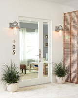 {"pim_id":"2469_boynton_lantern_outdoor_1k","sku":"2469_OL13901PBS","media_type":"media"}