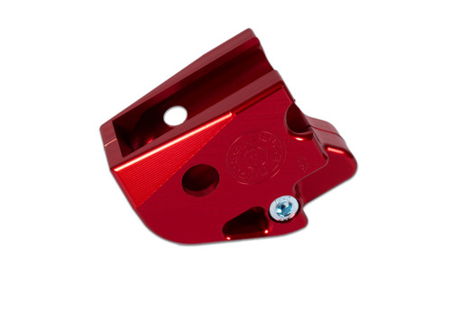 Linkage Guard protects rear shock linkage Covers the lower shock clevis & link knuckle from hard impacts Easy install with no shock or linkage removal; just install & tighten Silver or Red anodized billet aluminum, simple, two-piece design Bulletproof products are designed & Made in USA Fits all 2013+ 2-Strokes & 4-Strokes (except XTrainer). Linkage Guard protects rear shock linkage Covers the lower shock clevis & link knuckle from hard impacts Easy install with no shock or linkage removal; just install & tighten Silver or Red anodized billet aluminum, simple, two-piece design Bulletproof products are designed & Made in USA Fits all 2013+ 2-Strokes & 4-Strokes (except XTrainer).