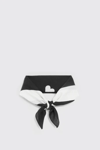 AMI Paris Paris de Coeur Printed Scarf USF692.AW0033 Noir
