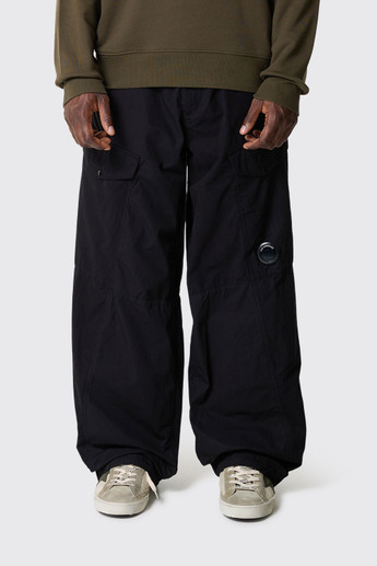 C.P. Company Micro-Reps Boxy Lens Cargo Pants 21CMPA116A-110324G 999 Black