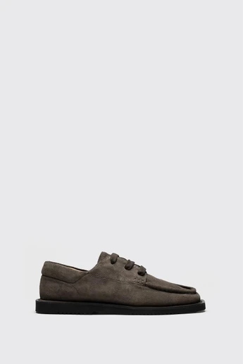 Referenc The Tahoe Resort Suede REF253300 884 Dark Taupe