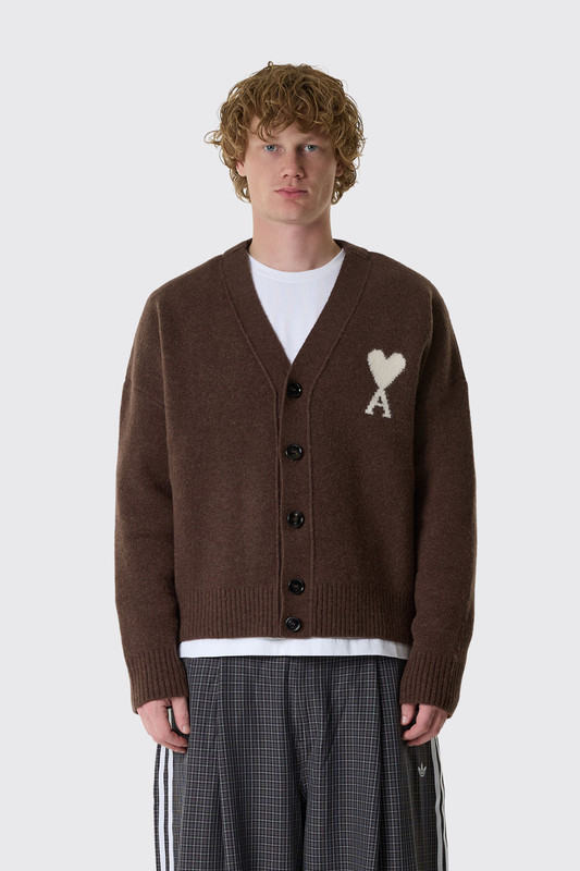 AMI Paris Paris Quota V Neck Cardigan with de Coeur UKC365.KN0135 A362 Marron Chocolat/Ecru