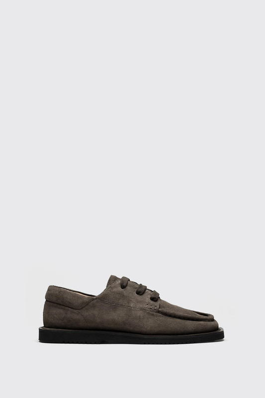 Referenc The Tahoe Resort Suede REF253300 884 Dark Taupe
