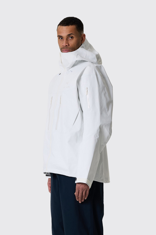 ARC’TERYX　アルファSV　whiteout　 Mサイズ arcteryx-alpha-sv-jacket-