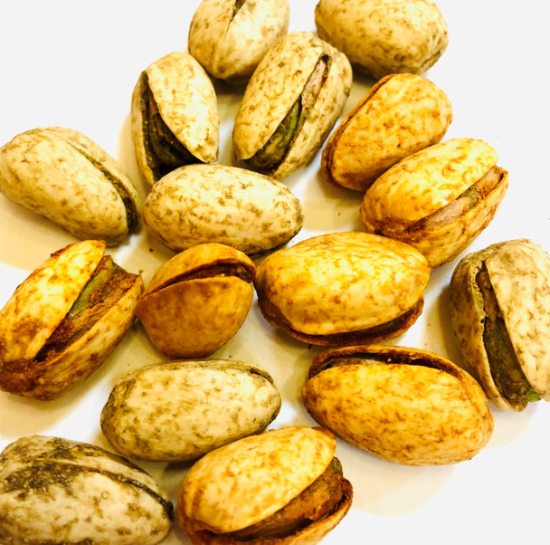 Our spicy Red Chile and Green Chile in-shell pistachios in the same resealable plastic bag.
Sizes include 4 oz., 8 oz., 16 oz. (1 lb.), 32 oz. (2 lb.), and 80 oz. (5 lb.).