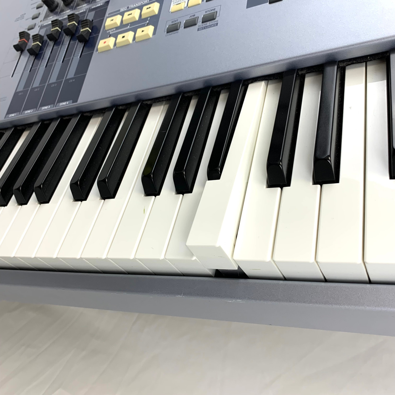 Used Yamaha MOTIF ES8 88Key Keyboard 88key