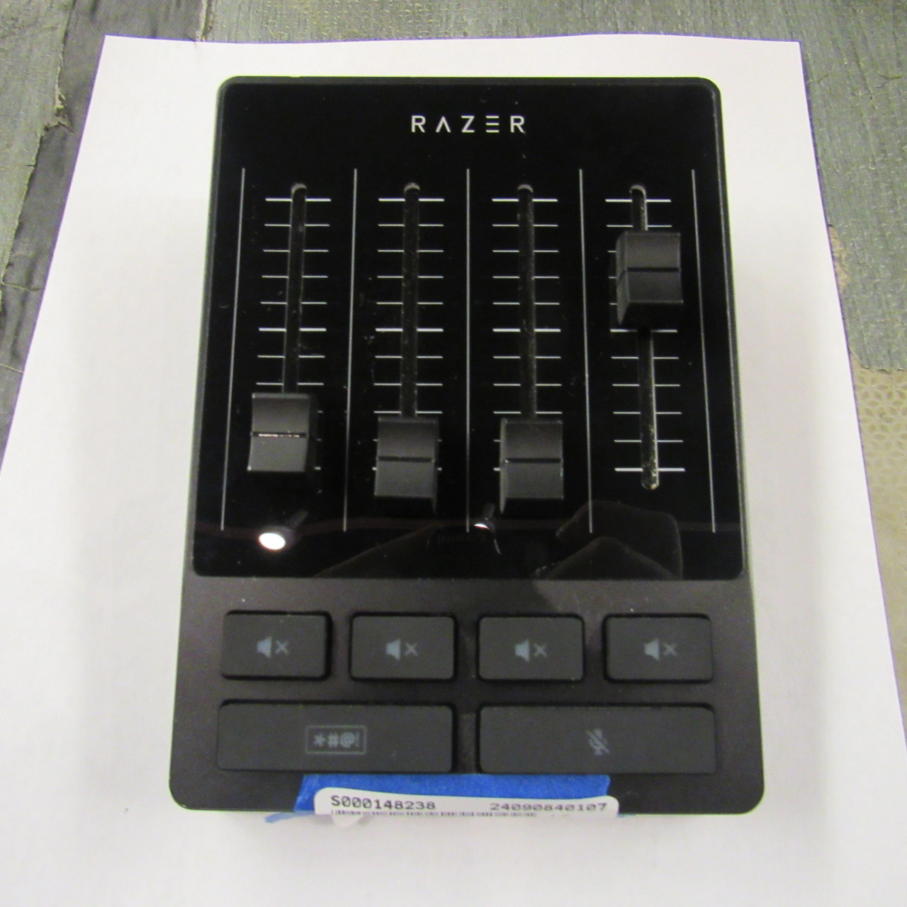 Used RAZER RZ19-0386 Mixer
