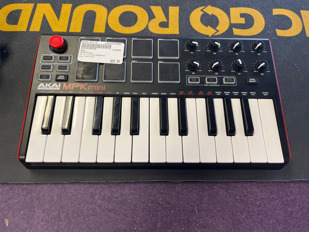 AKAI MPK mini play 25鍵 Akai Professional MPK Mini Play 25-key Portable Keyboard and