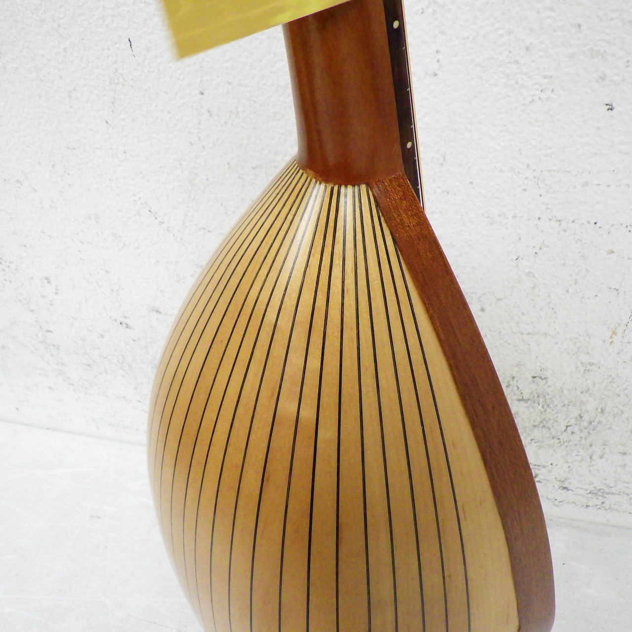 Used Kiso Suzuki MR-80 Bowl Back Mandolin with Case 40042-S000246383 Used Kiso Suzuki MR-80 Bowl Back Mandolin with Case 40042-S000246383