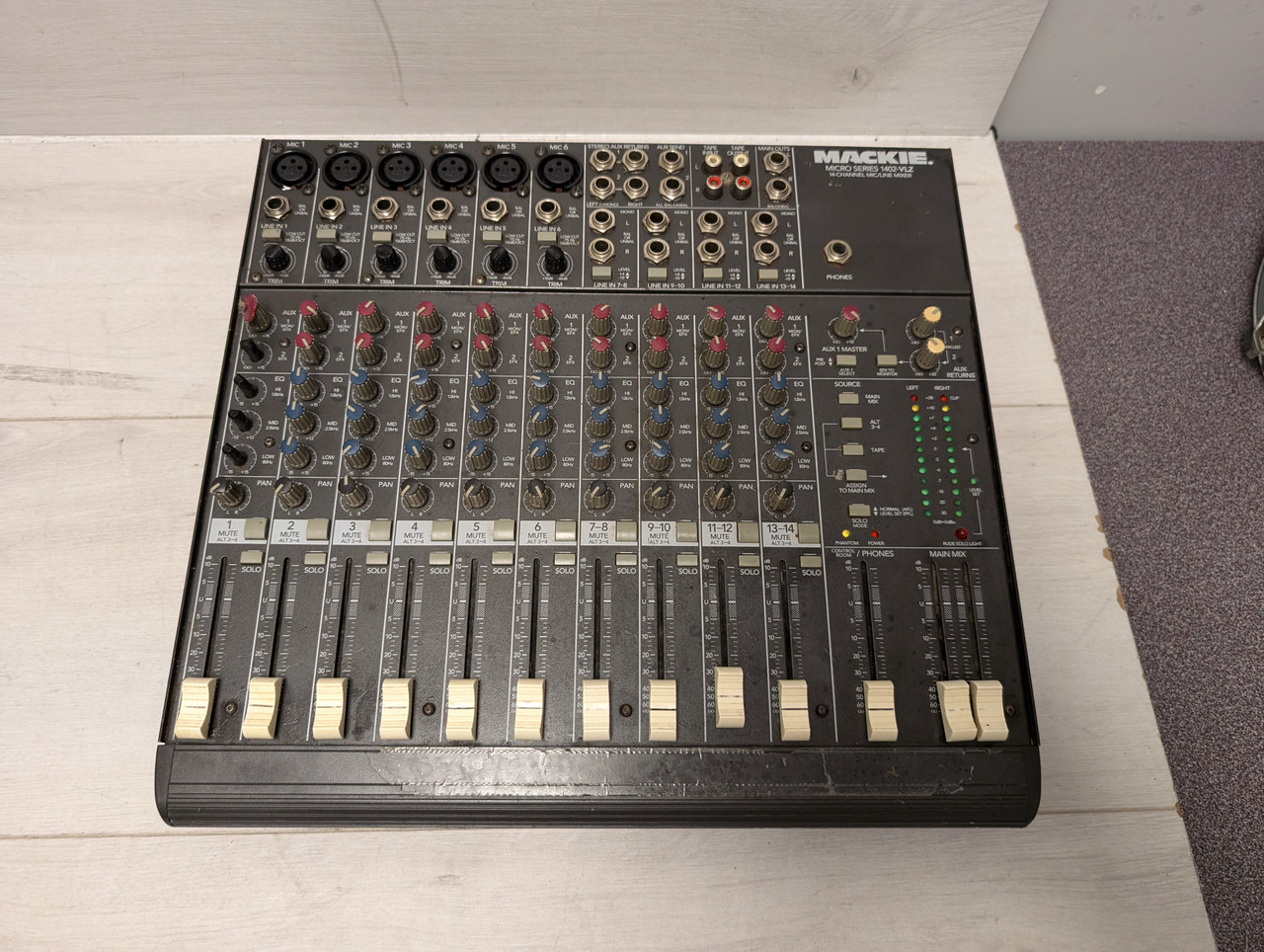 MACKIE MICRO SERIES 1402-VLZ ミキサー
