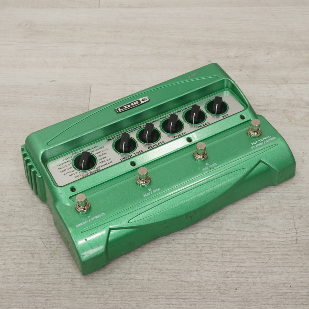 Used Line 6 DL4 Guitar Effect 40015-S000317407