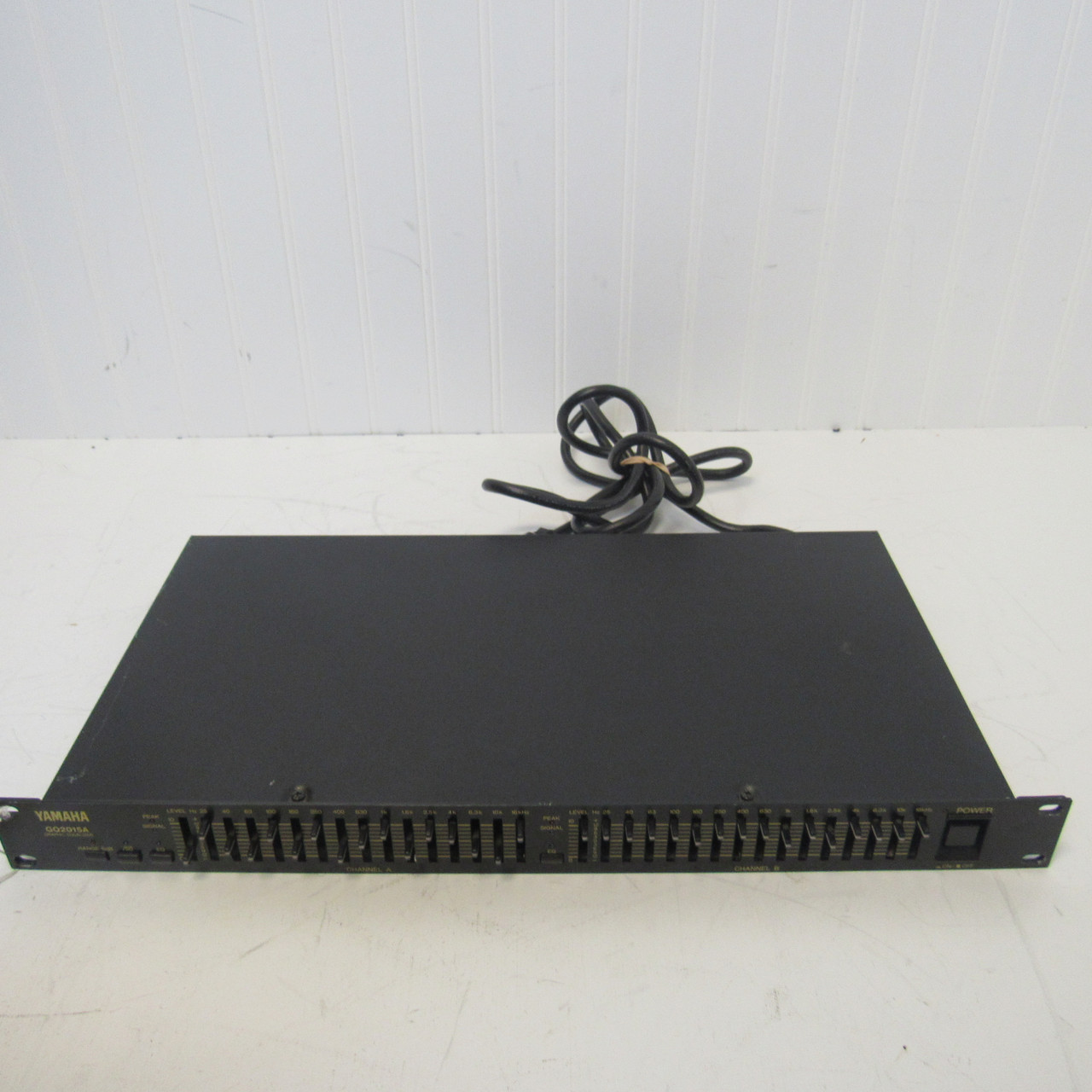 YAMAHA ヤマハ GQ2015A グラフィックイコライザー YAMAHA MODEL GQ2015A DUAL CHANNEL PROFESSIONAL AUDIO MUSIC