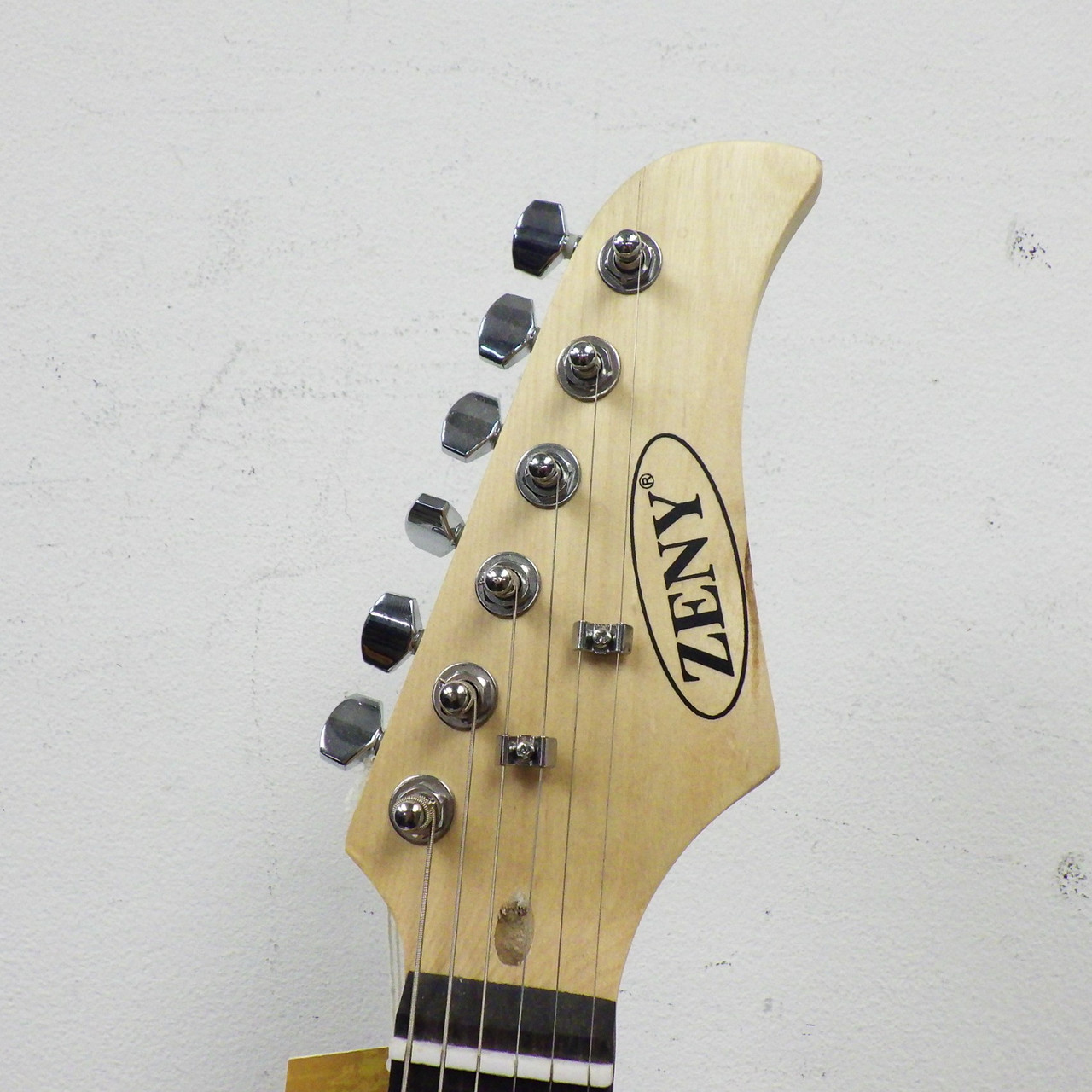 Used Zeny Black Stratocaster Black Electric Guitar 40042-S000248683