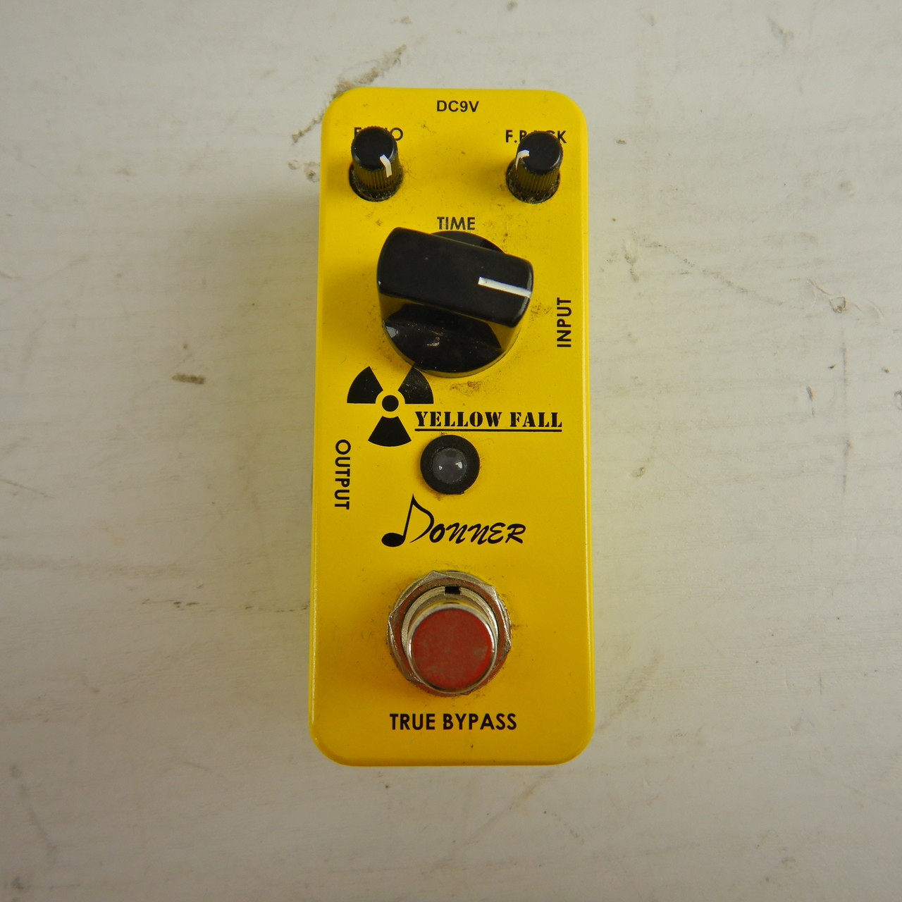 Donner delay pedal outlet