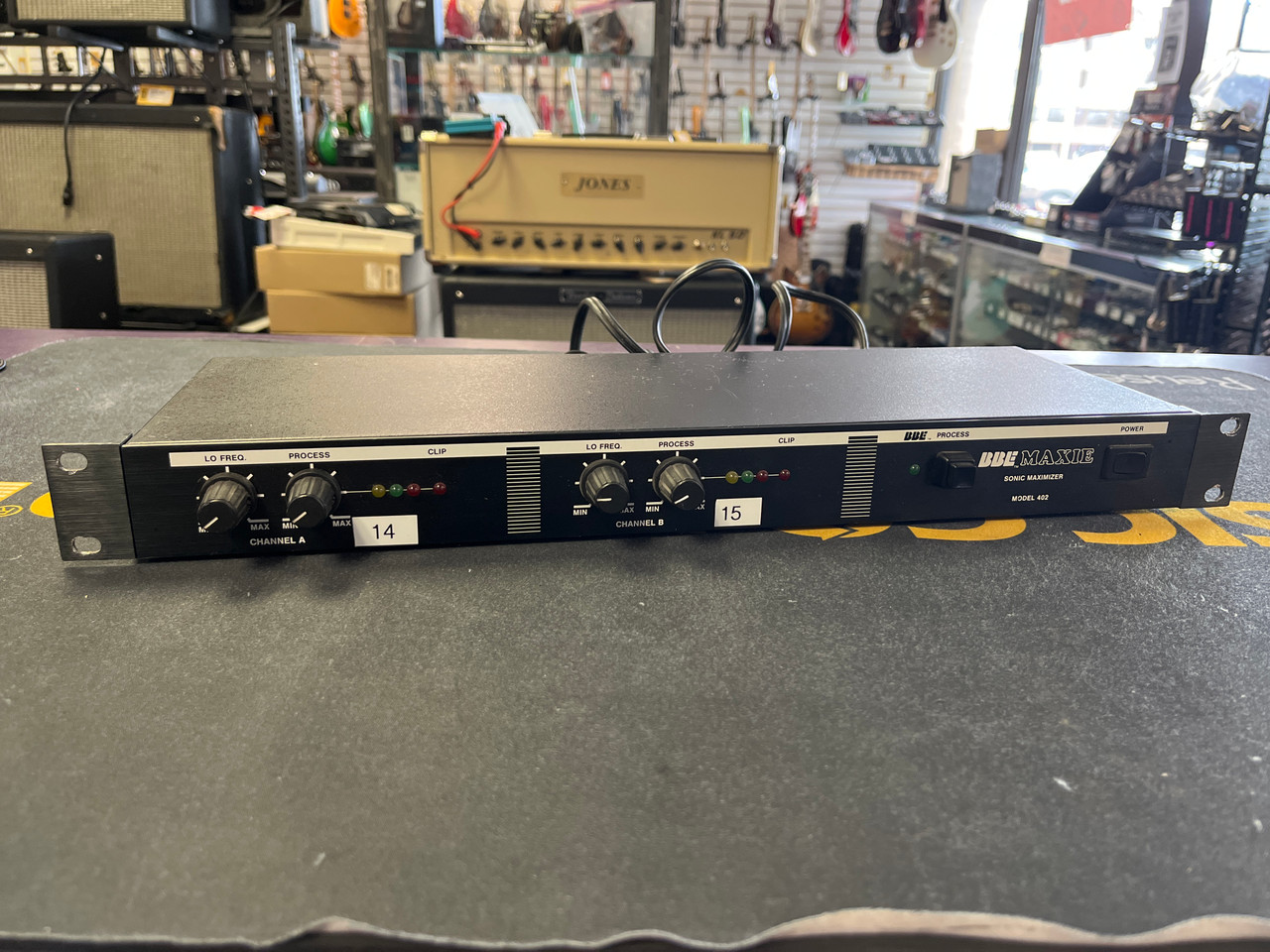 Used BBE MAXIE 402 SONIC MAXIMIZER Pro Sound Effect