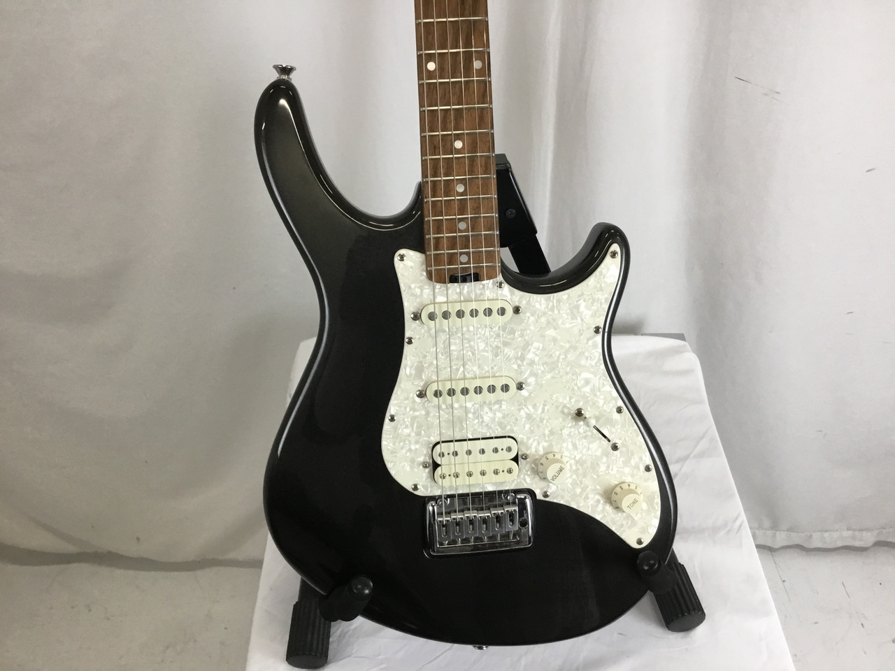 Used Peavey PREDATOR PLUS S Type Electric Guitar Silver/Gray