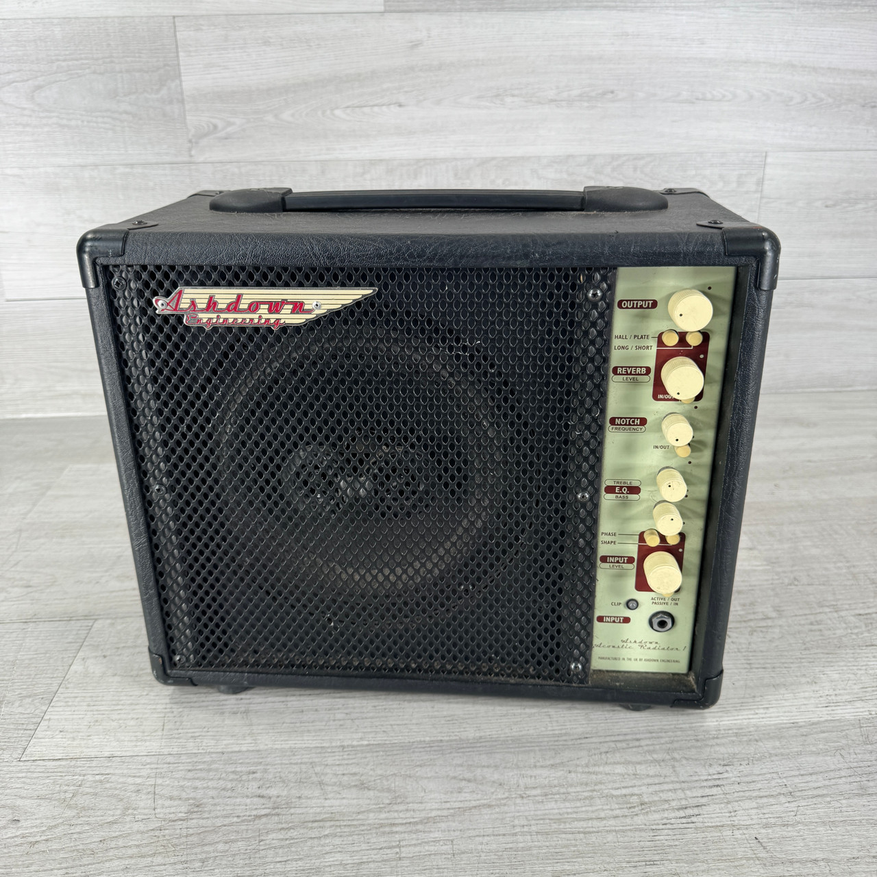 Used Ashdown Acoustic Radiator 1 - 100-watt 1 x 8-inch Acoustic