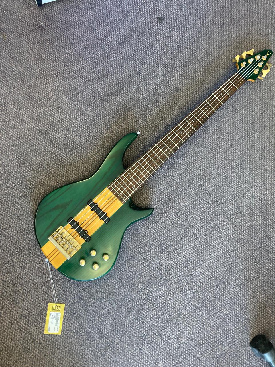 VANTAGE 960BA/WA 6弦ベース　スルーネック　アクティブ　ケース付 VANTAGE 960BA/WA 6弦ベース スルーネック アクティブ ケース付